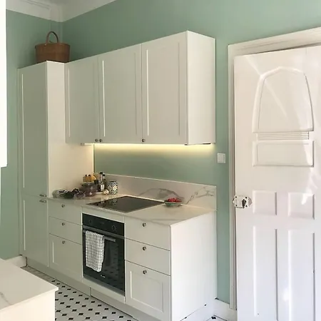 Apartment Iso-roba - Perfect Spot In Center, Walk Anywhere *