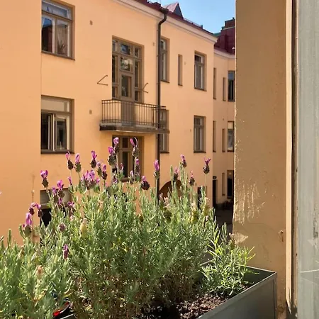 Appartement Iso-roba - Perfect Spot In Center, Walk Anywhere Helsinki