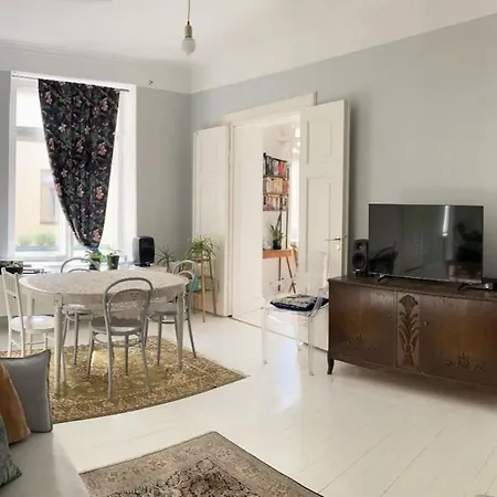 Iso-roba - Perfect Spot In Center, Walk Anywhere Ελσίνκι